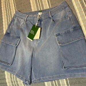 HALARA Flex Denim Cargo Style Shorts - New with Tags - Size XS